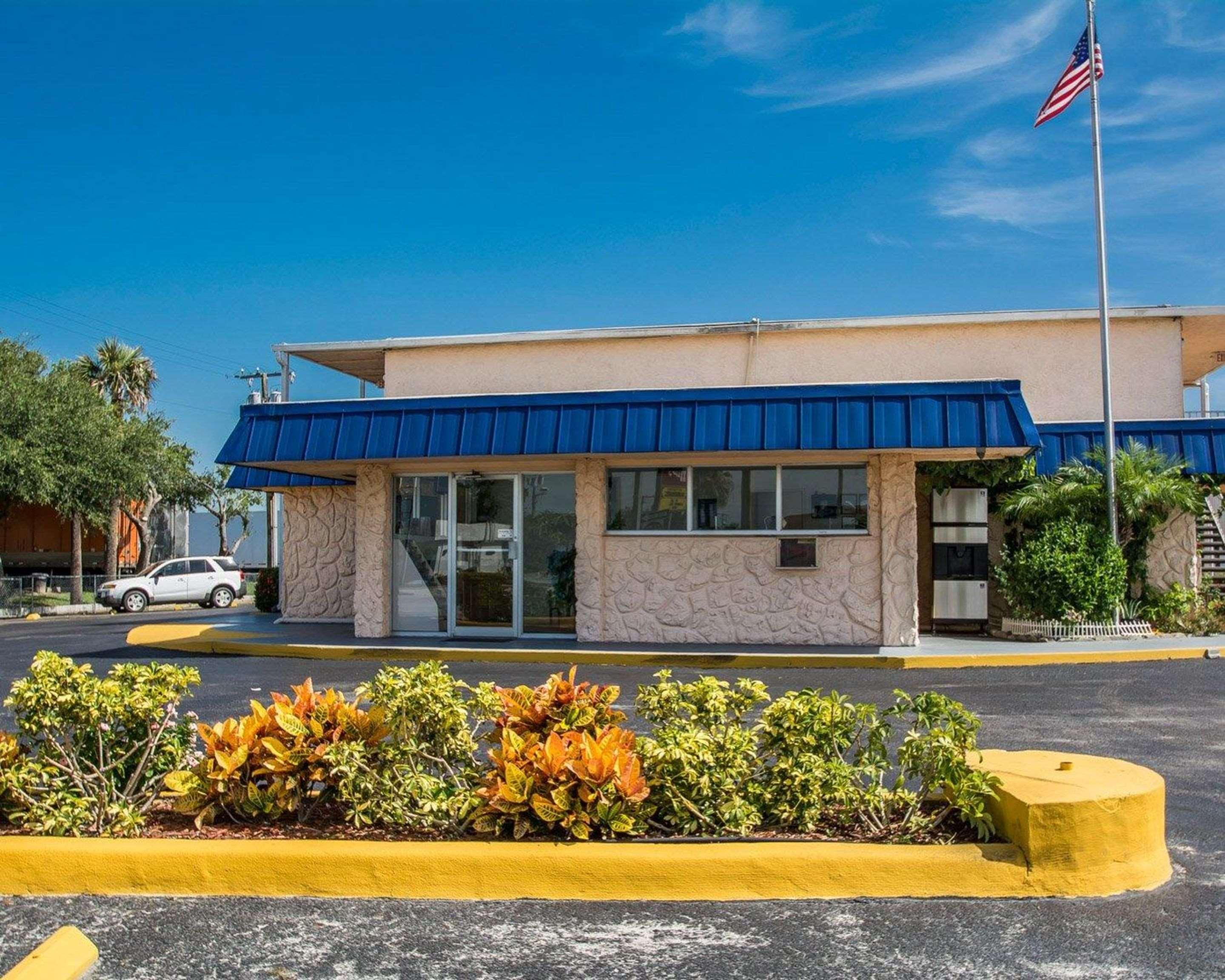 Rodeway Inn Fort Pierce I-95 Ngoại thất bức ảnh