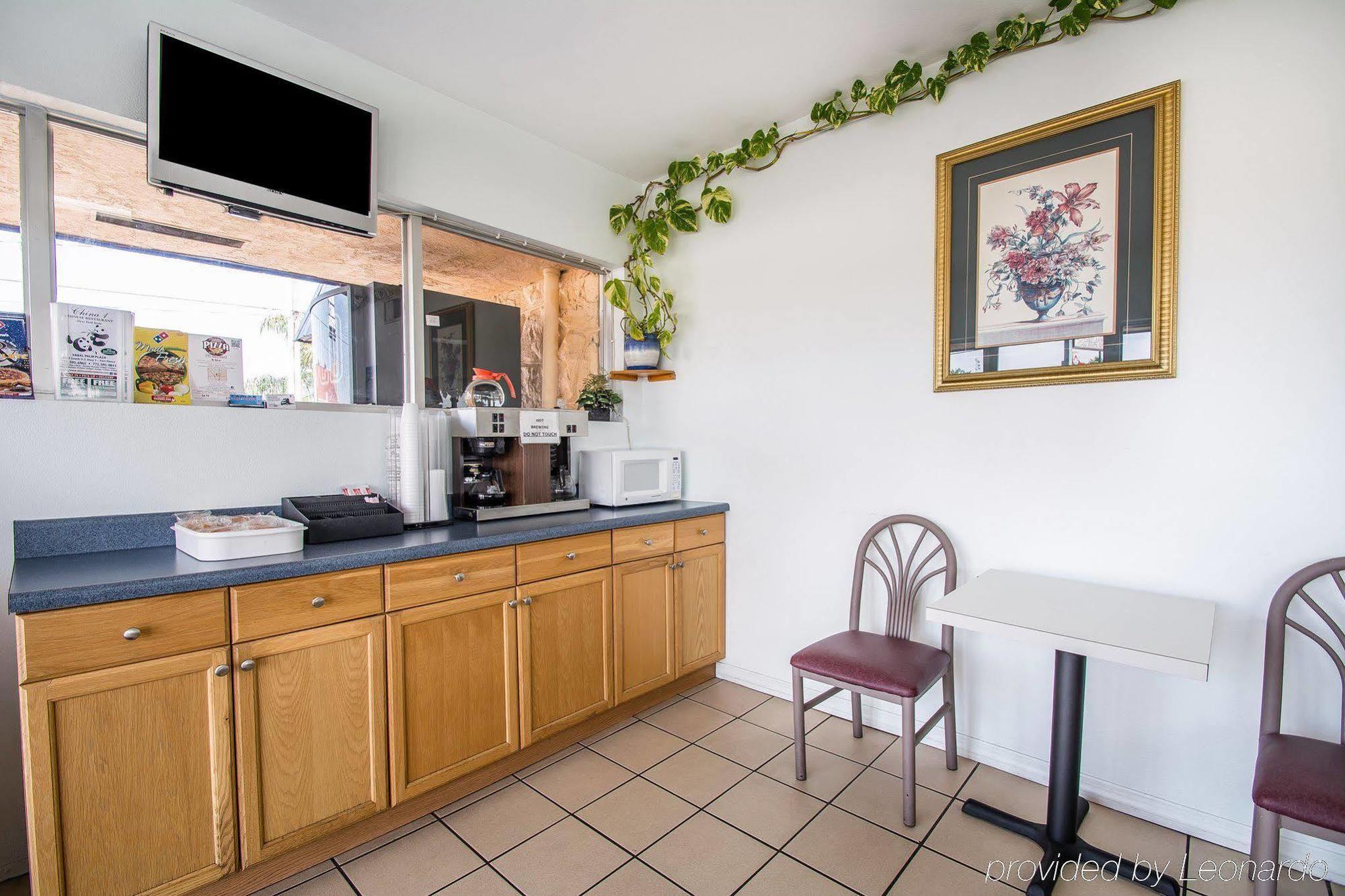 Rodeway Inn Fort Pierce I-95 Ngoại thất bức ảnh